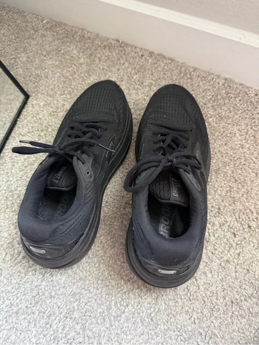 Brooks Womens Ghost Max 2 Running Shoes US 8.5 Wide Black Athletic